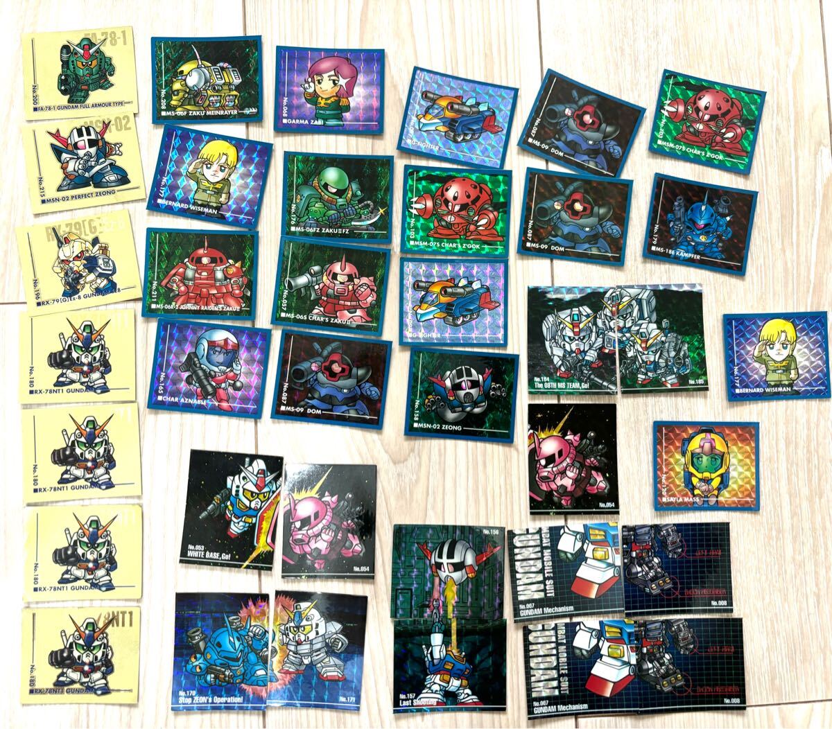 SDガンダムワールド シールダスEX 約300枚 セット キラ、レア SDガンダムワールド シールダスEX 約300枚 セット キラ、レア