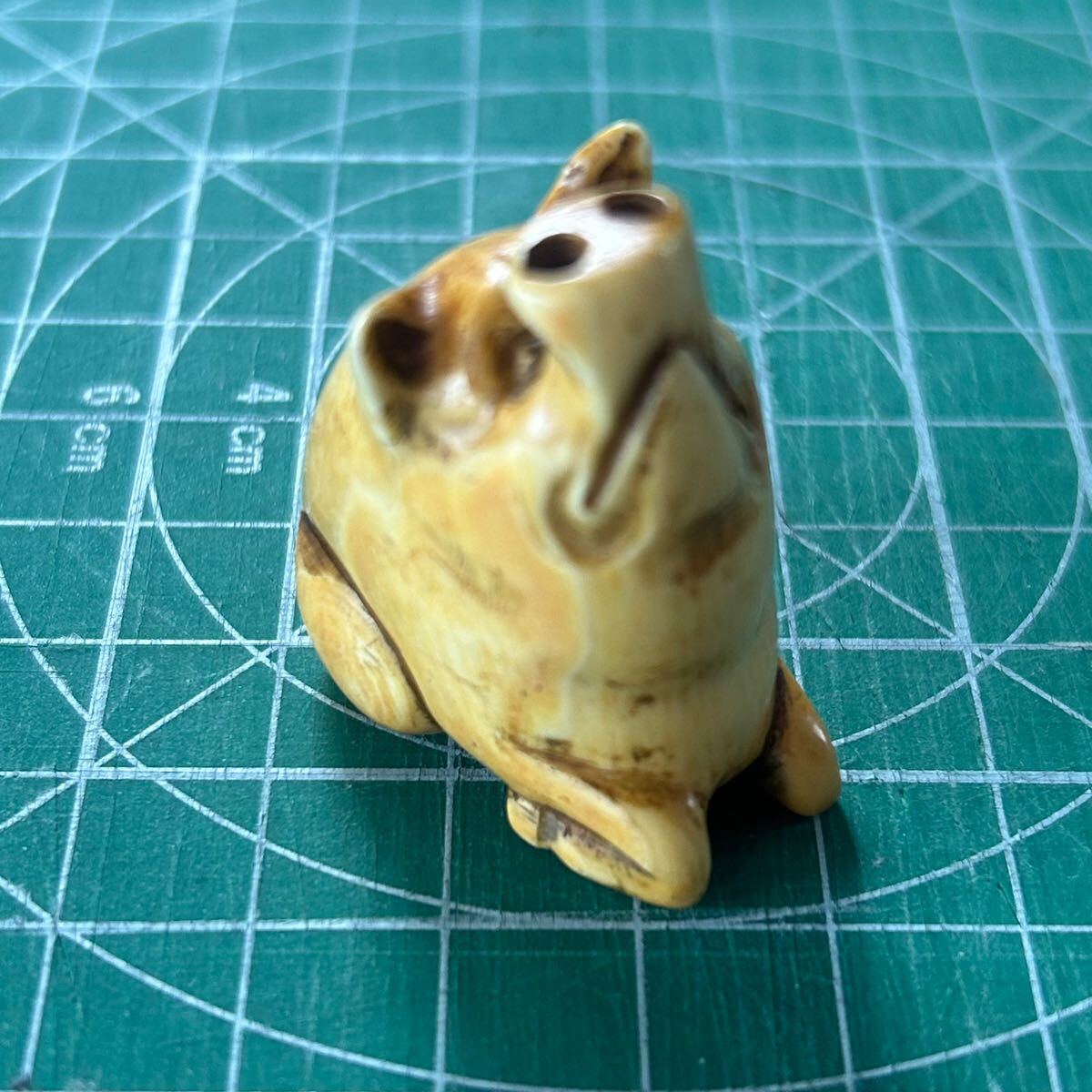 根付 Netsuke 提げ物 貴重な天然素材 象牙風 マンモス 饅頭根付