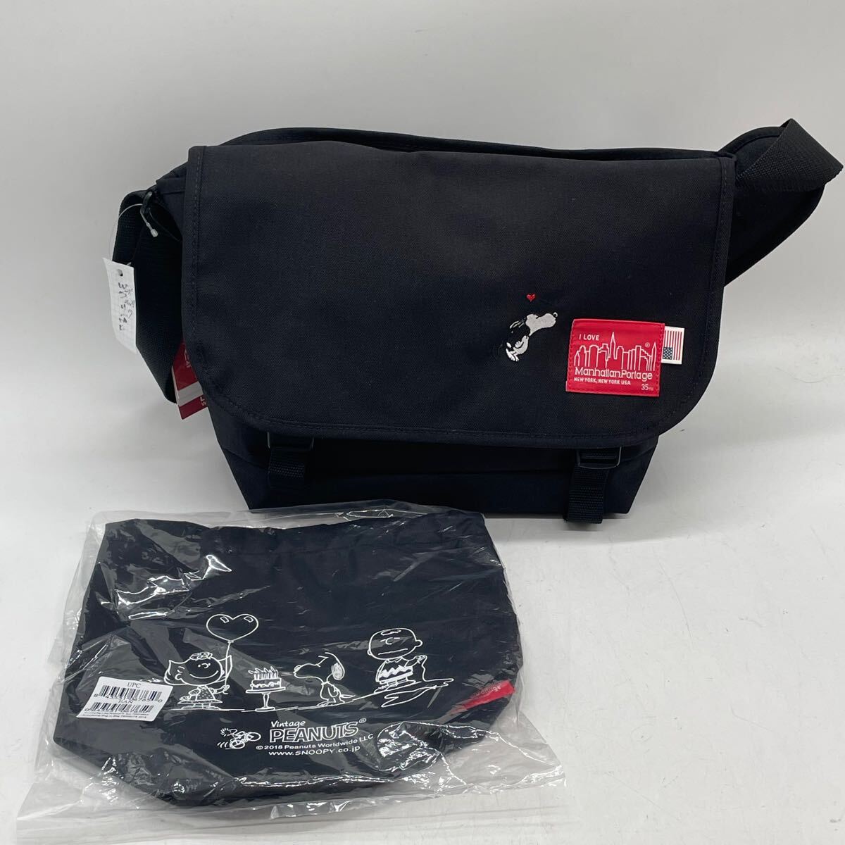 ⑧BN2187●Manhattan Portage マンハッタンポーテージ× スヌーピー 35周年限定 メッセンジャーバッグ 巾着袋付き タグ付き