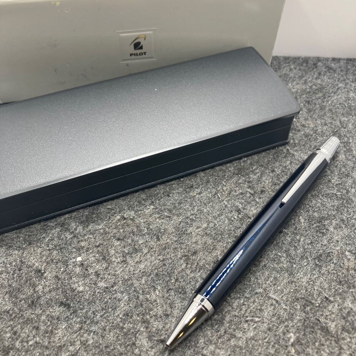 PE420□PILOT パイロット ツイスト式 ボールペン ライズ オーシャンブルー ラメ 箱付き 未使用品