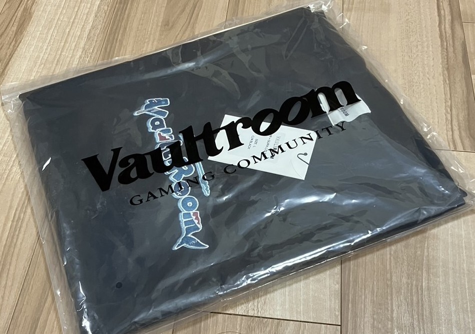 即発送 vaultroom GAWR GURA VR × GURA L/S TEE BLACK L ボルト 即発送 vaultroom GAWR GURA VR × GURA L/S TEE BLACK L ボルト