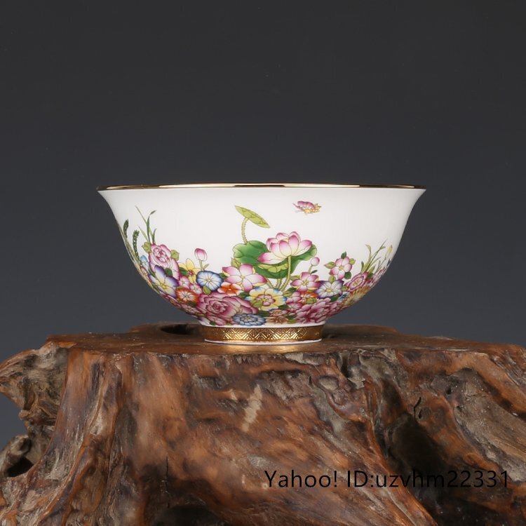 超美品! お椀 琺瑯彩 茶碗 花柄 浮き彫り 景徳鎮 磁器　置物 観賞 装飾 中国陶磁 中国美術 収蔵品　鑑賞