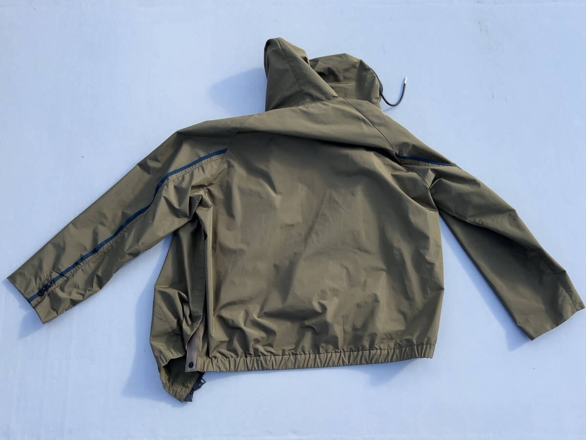Bibian 比比昂- sacai 24-03399M ナイロンジャケットカーキ Bibian 比比昂- sacai 24-03399M ナイロンジャケットカーキ
