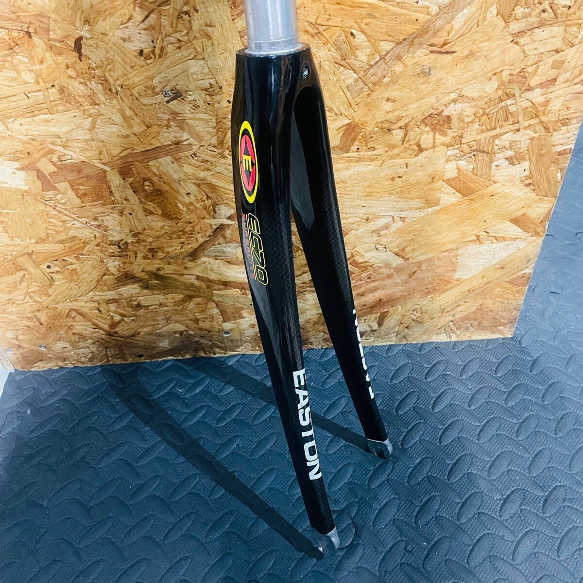 良品】 EASTON EC70 フル カーボン フロント フォーク 700c 1-1 良品】 EASTON EC70 フル カーボン フロント フォーク 700c 1-1