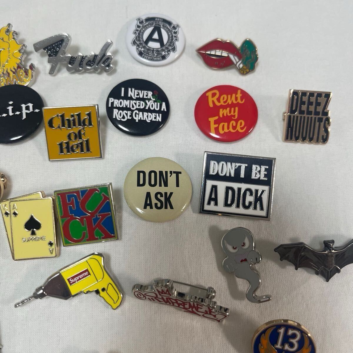 新品 Pins 48個セット】 supreme シュプリーム ピンズ 新品 Pins 48個セット】 supreme シュプリーム ピンズ