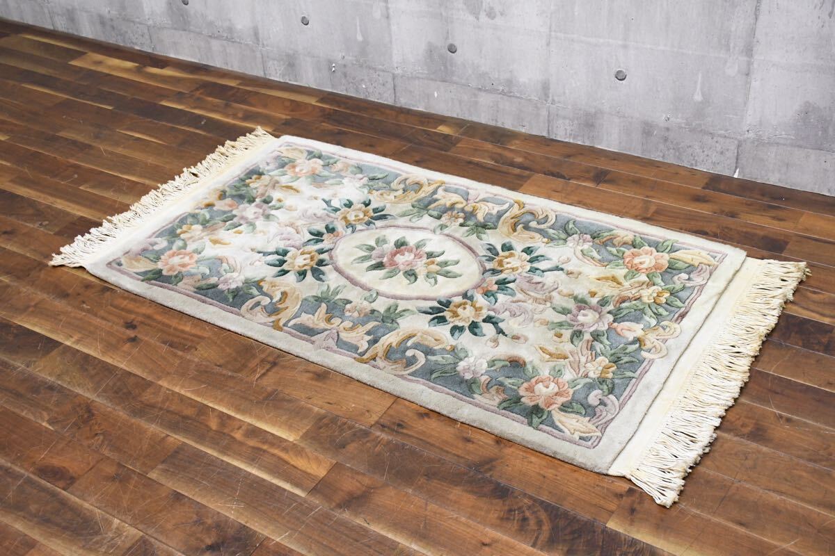 DKK61 中国緞通 124cm×70cm アクセントラグ 玄関マット キッチンマット 最高級 伝統工芸 ウール 手織り ラグマット 敷物 段通 絨毯