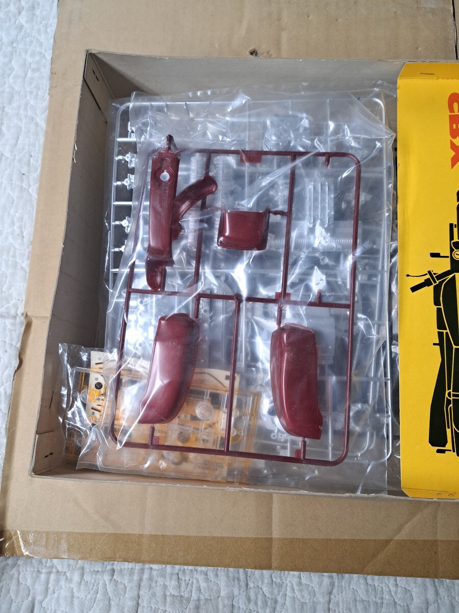 ヨーデル社製 1/8 ホンダ CBX 6気筒24バルブエンジン ヨーデル社製 1/8 ホンダ CBX 6気筒24バルブエンジン