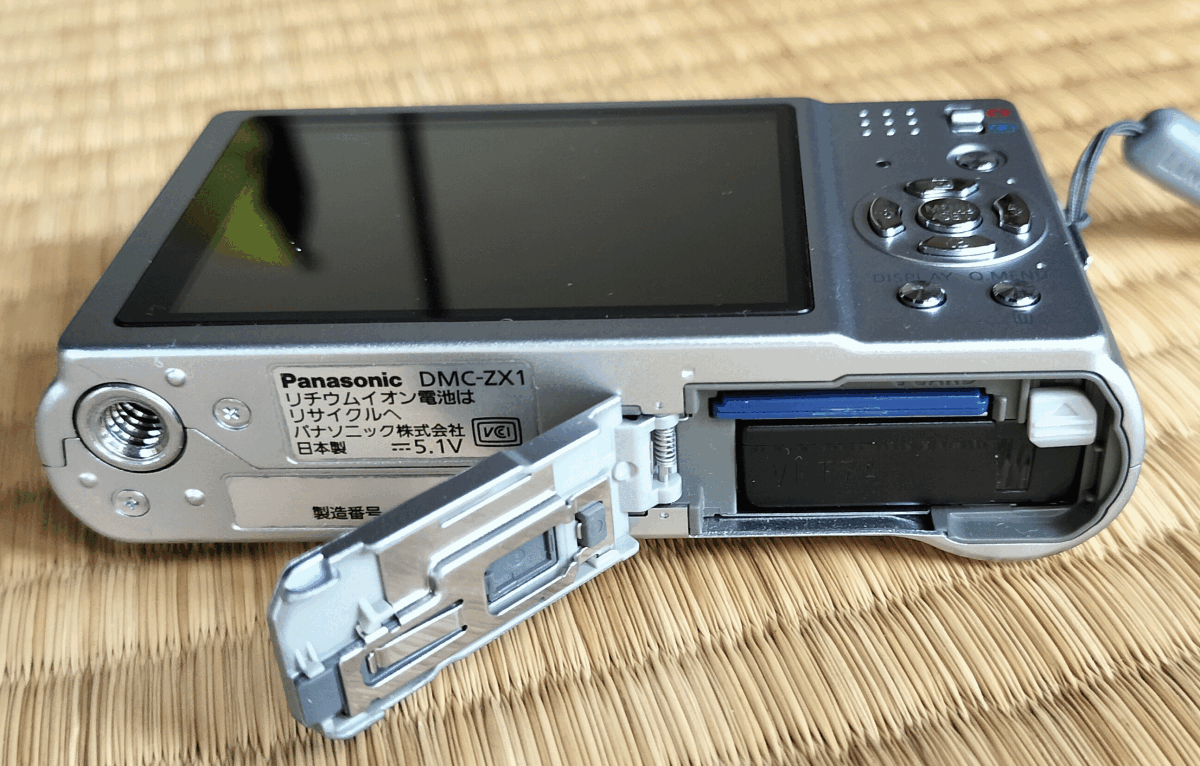 Vamame01‼️パナソニック室外機 パナソニック LUMIX DMC-ZX1