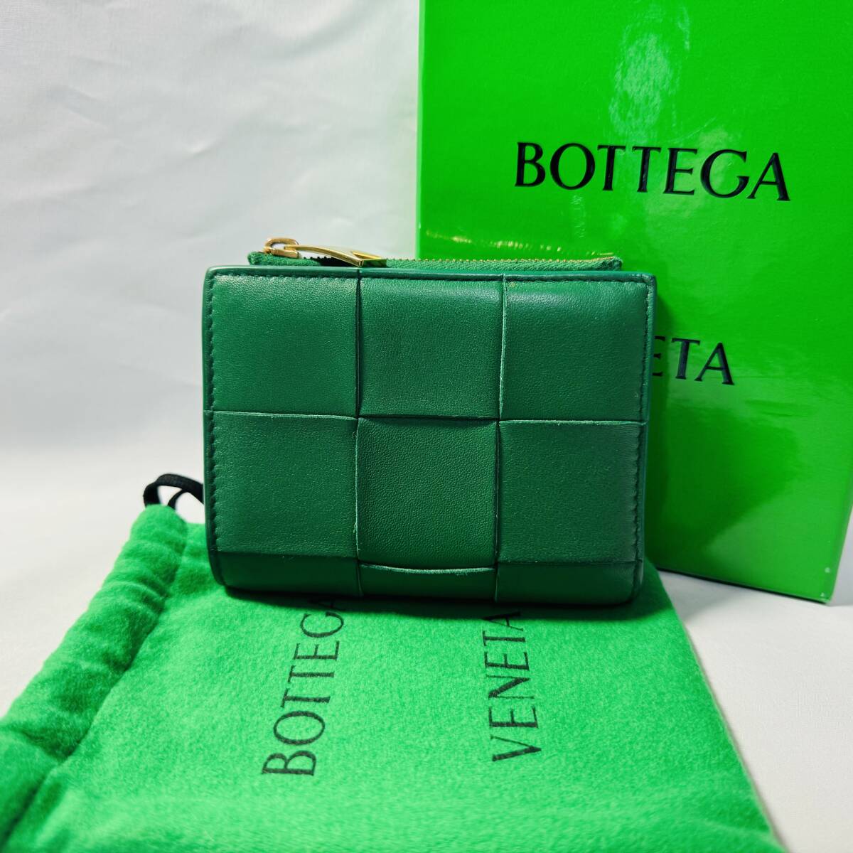 美品】 bottega Veneta ボッテガヴェネタ カセット マキシ 美品】 bottega Veneta ボッテガヴェネタ カセット マキシ