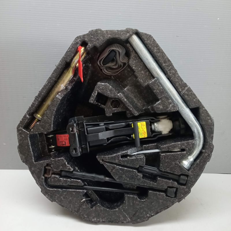 9CBFS VW New Beetle оригинальный домкрат комплект 2Z1-13-4/24D3485* включение в покупку не возможно 