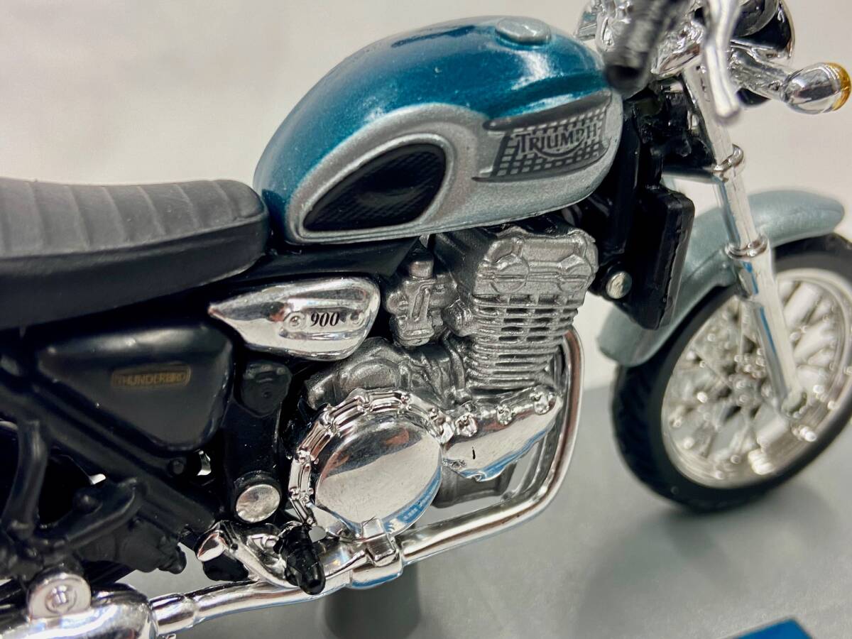 トライアンフTRIUMPH THUNDERBIRD Maisto 1/18 箱入り