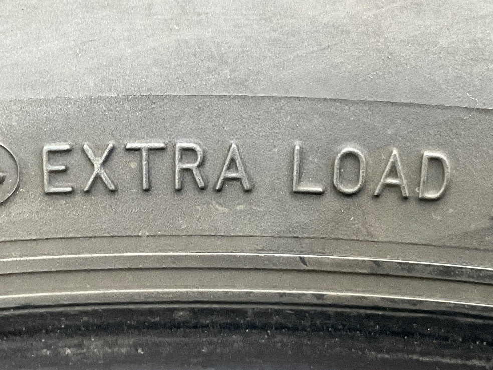 б/у шина только один 255/55R19 111Q Bridgestone BLIZZAK DM-V2 зима зимний 255/55/19 Q7/F-PACE b9540