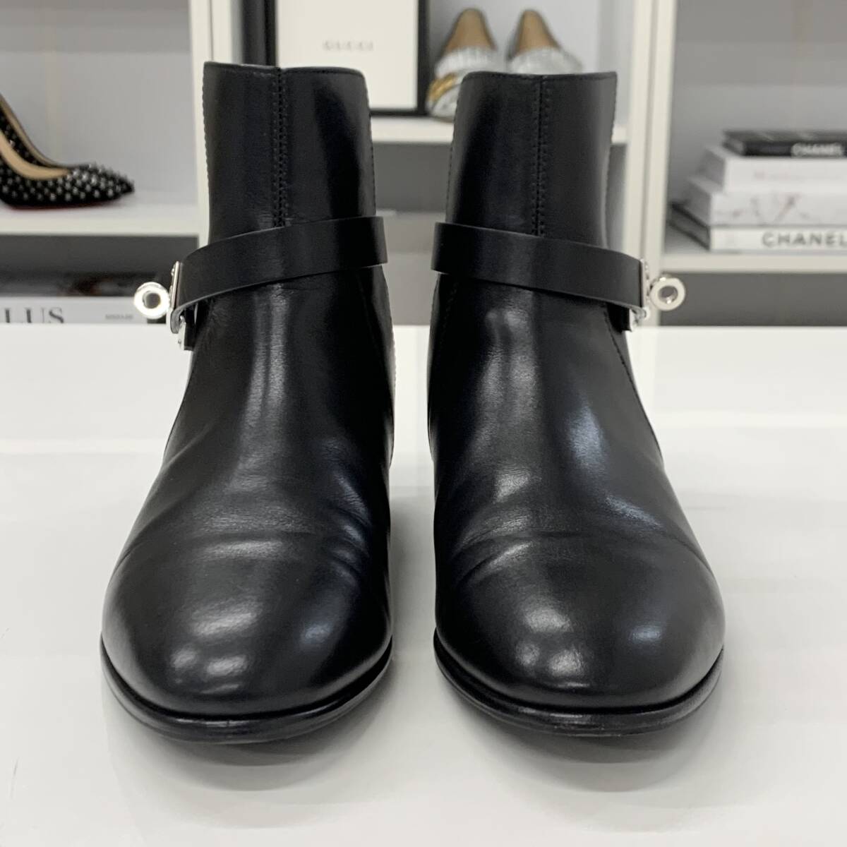 M10935 エルメス ネオ レザー ケリー金具 ショートブーツ M10935 エルメス ネオ レザー ケリー金具 ショートブーツ