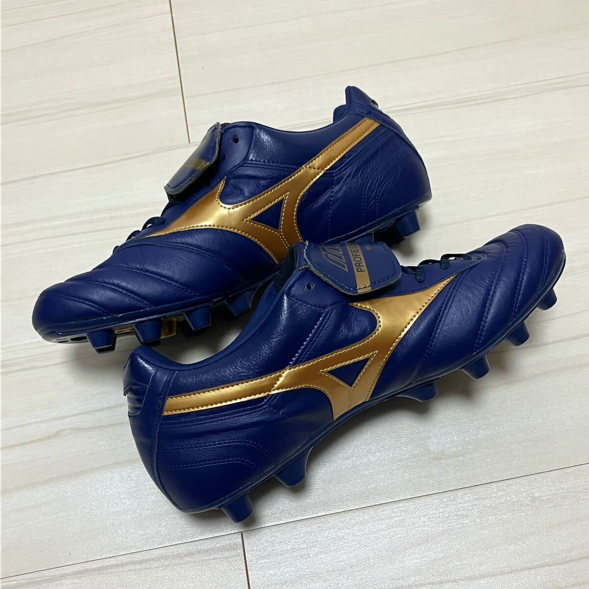 日本未発売 MIZUNO ミズノ モレリア2 27 0cm ネイビー ゴールド 日本未発売 MIZUNO ミズノ モレリア2 27 0cm ネイビー ゴールド