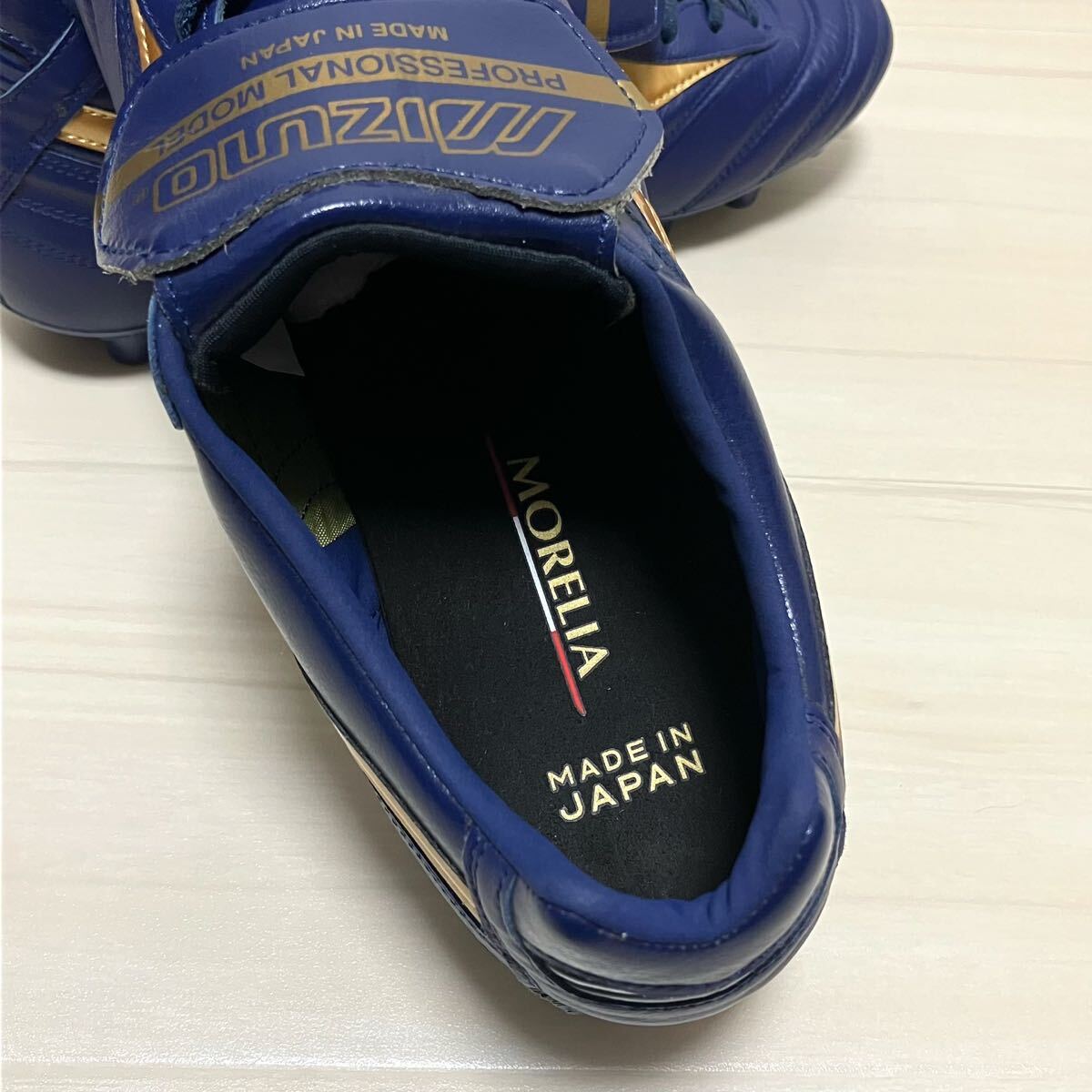 日本未発売 MIZUNO ミズノ モレリア2 27 0cm ネイビー ゴールド 日本未発売 MIZUNO ミズノ モレリア2 27 0cm ネイビー ゴールド