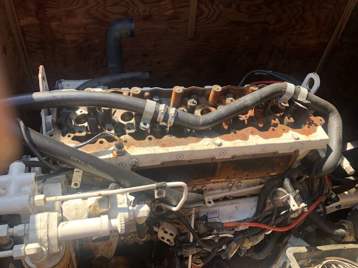 CAT C7 船舶エンジンパーツ取り用 一式 直接引き取り又は発送の CAT C7 船舶エンジンパーツ取り用 一式 直接引き取り又は発送の