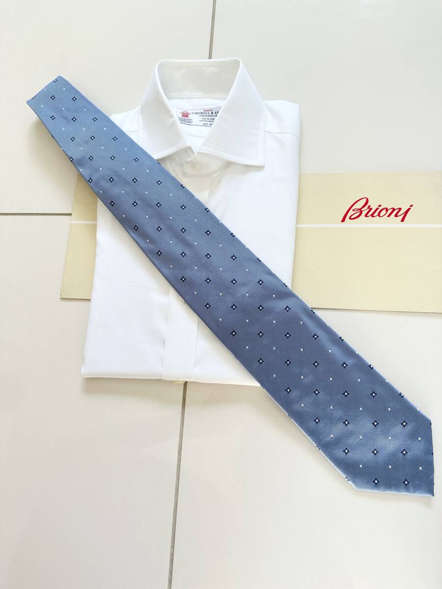 ■ 新品 Brioni ブリオーニ 定価 4万0，700円 永久定番 アズーロ 小紋 シルク タイ ネクタイ スーツ マリネッラ kiton アットリーニ zilli