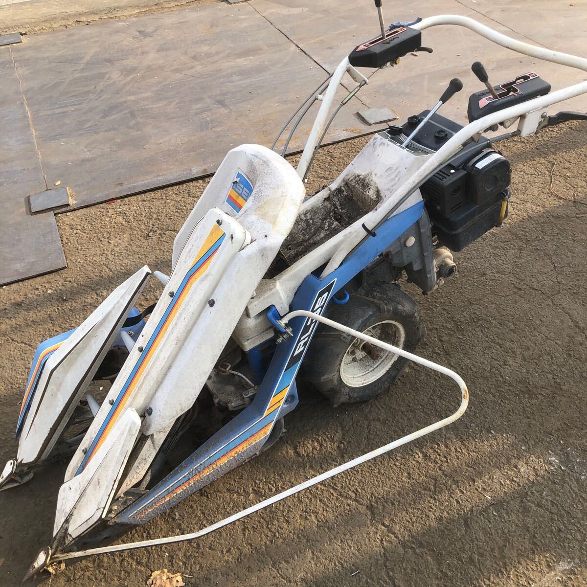 宮崎　イセキ　2条刈り　バインダー　5馬力　刈 幅570mm 稲刈り　動画あり 宮崎 イセキ 2条刈り バインダー 5馬力 刈 幅570mm 稲刈り 動画あり