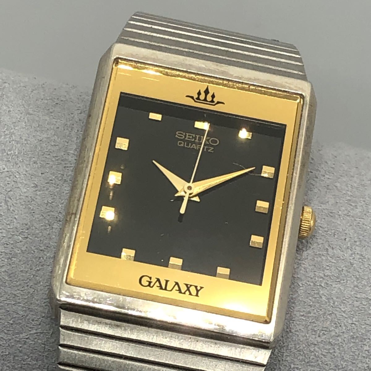 SEIKO セイコー QZ クォーツ GALAXY ギャラクシー　V701-5K2A 腕時計　動作未確認　ブラック文字盤　ゴールド　シルバー　1D2139 B-058