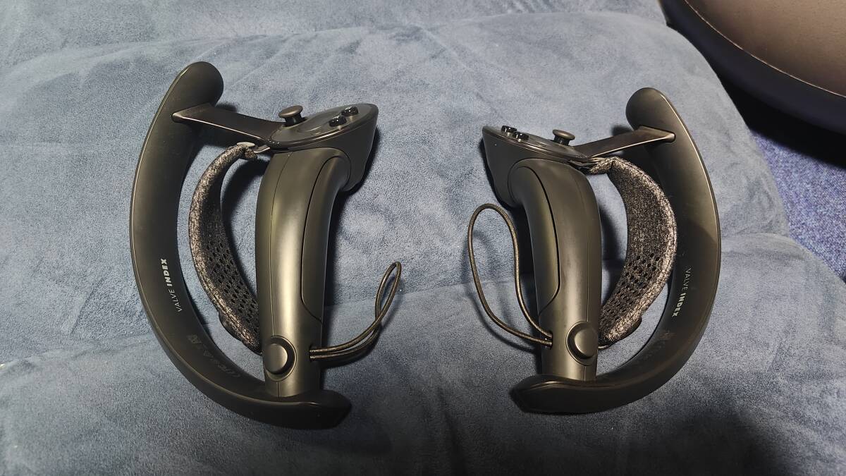 付属品未使用　美品　VALVE INDEX コントローラー(L/Rセット) VALVE INDEX コントローラ LRセット（VALVE INDEX コントローラ