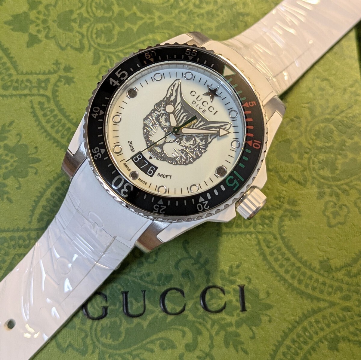 GUCCI タイムレスヘリテージ 時計 新品未使用 GUCCI 腕時計 Gタイムレス メンズ YA136329ダイバー