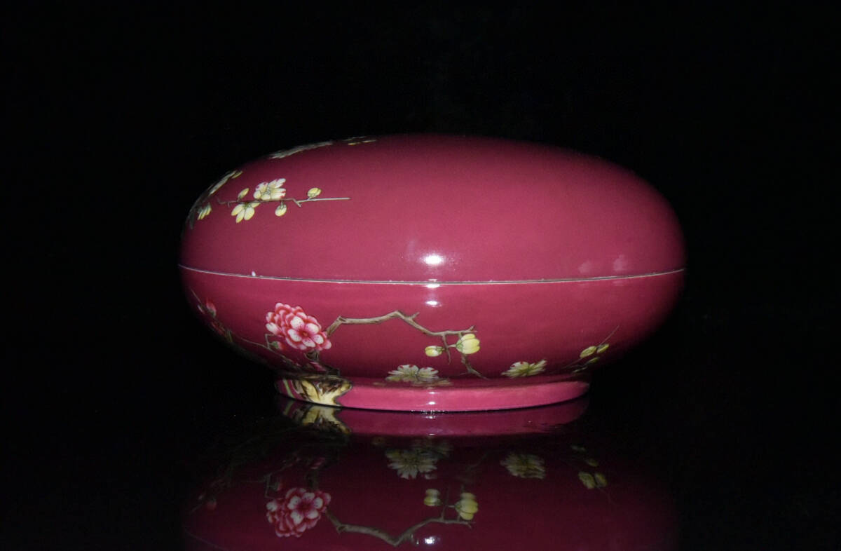 館蔵珍品 清 雍正年製款 古陶瓷品 紅釉 粉彩 梅花紋 粉盒』置物 館蔵珍品 清 雍正年製款 古陶瓷品 紅釉 粉彩 梅花紋 粉盒』置物