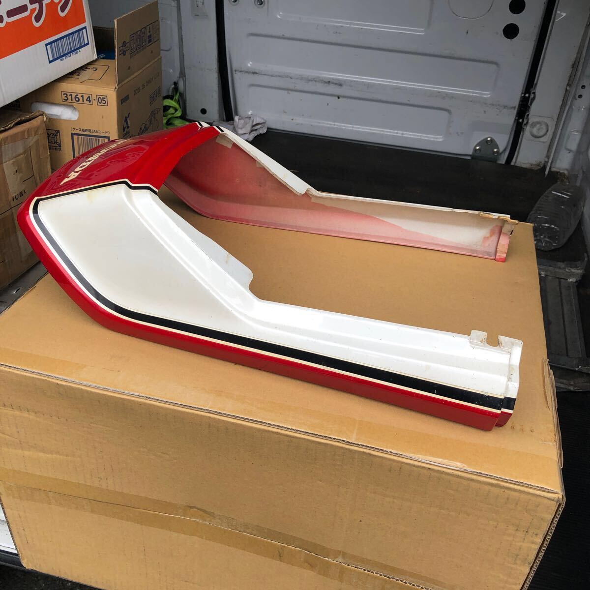 国内当時物　ホンダ純正オリジナル塗装 CBX400F テールカウル