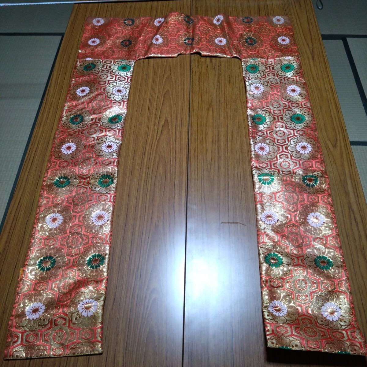 「戸帳（とちょう」■「寺院仏具」「116×73cm」■「本堂」■「本尊」■「須弥壇」「法衣」■「装束」■「僧侶」■「法要」■「浄土真宗」