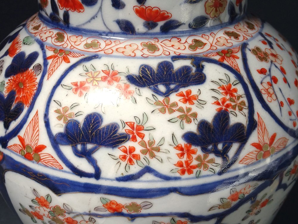 古伊万里　色絵草花文四方盃  高台内に記年款「大明成化年製」 合箱 古伊万里 色絵草花文四方盃 高台内に記年款「大明成化