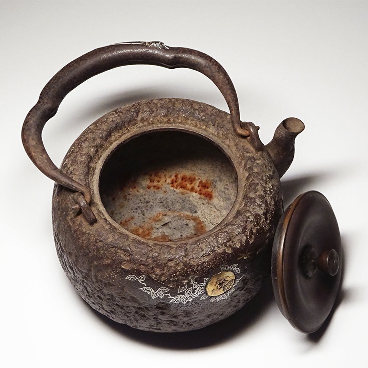 花◇明治大正期 京鉄瓶の名門【金寿堂】造 嵌金銀柘榴図道安形