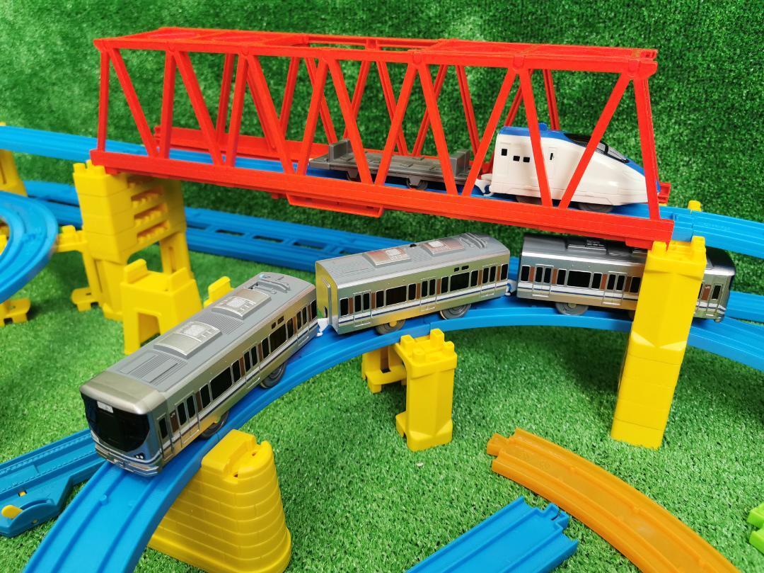 プラレール レイアウト 複線レール タワー 大きな鉄橋 踏切 駅
