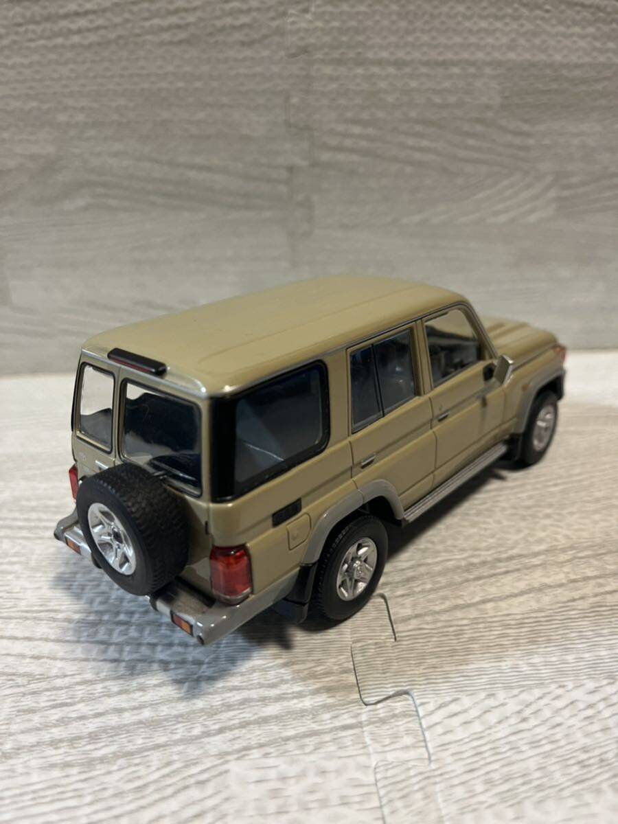 1/30 トヨタ ランドクルーザー ランクル70 カラーサンプル 非売品 ミニカー ベージュ_画像2