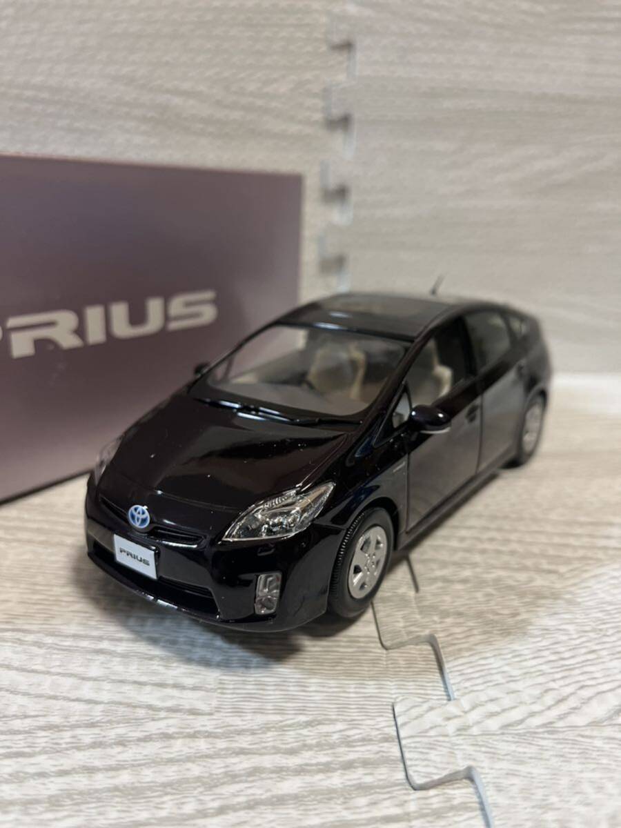 1/30 トヨタ 旧型プリウス PRIUS 前期　カラーサンプル ミニカー 非売品　ボルドーマイカメタリック