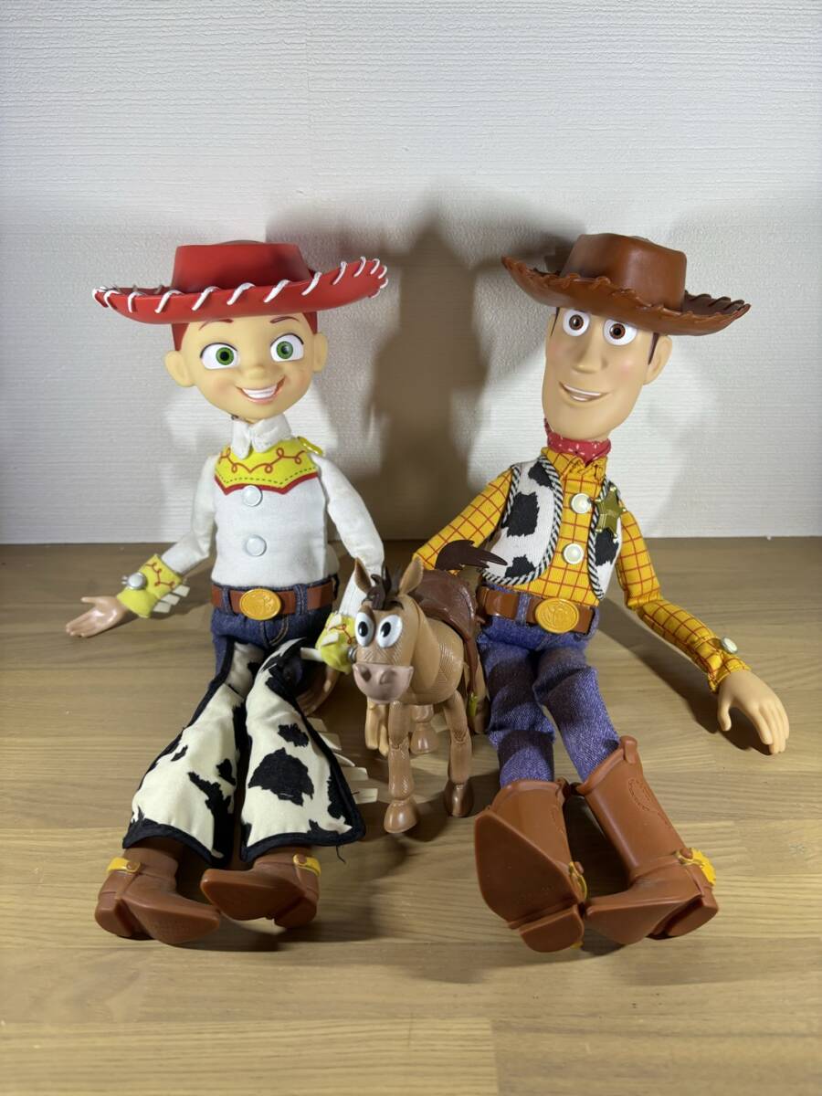 トイストーリー キャラクターのセット ウッディ、ジェシー