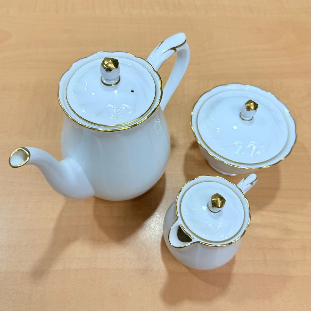 美品 OKURA 大倉陶園 ゴールドライン クリーマー シュガーポット 2点 ティー コーヒー 砂糖 ミルク SO1598V 希少！オールド 大倉陶園 赤印 ゴールドライン ポット\u0026クリーマー