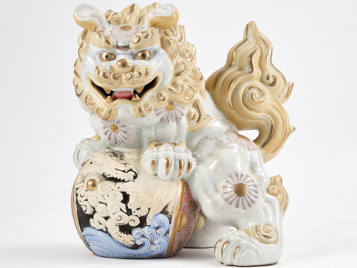 九谷焼 玉乗り獅子 赤白 一対 八栄窯 須栄義 魔除け 厄除け 狛犬 九谷焼 玉乗り獅子 赤白 一対 八栄窯 須栄義 魔除け 厄除け 狛犬