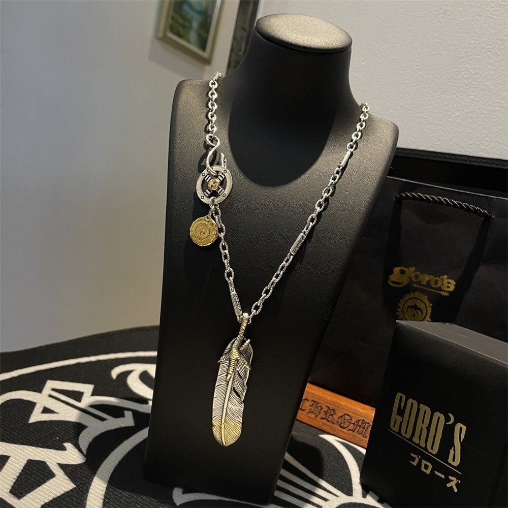 Goro's ゴローズ シルバーチェーン 金爪先金特大フェザー 左向き Goro's ゴローズ シルバーチェーン 金爪先金特大フェザー 左向き