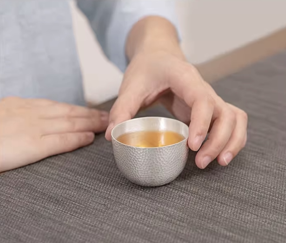 新品 純銀のカップ おちょこ 一口 足銀999 銀のカップ 純銀 飲杯 新品 純銀のカップ おちょこ 一口 足銀999 銀のカップ 純銀 飲杯