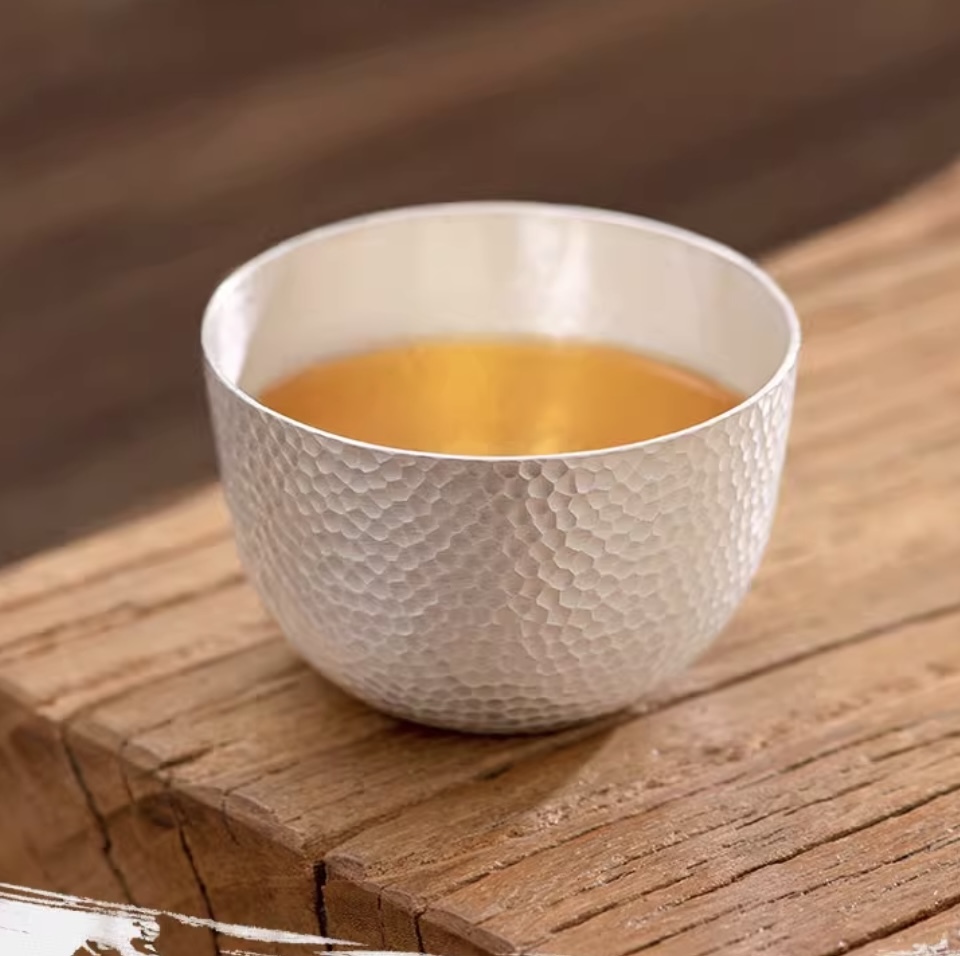 新品 純銀のカップ おちょこ 一口 足銀999 銀のカップ 純銀 飲杯 新品 純銀のカップ おちょこ 一口 足銀999 銀のカップ 純銀 飲杯