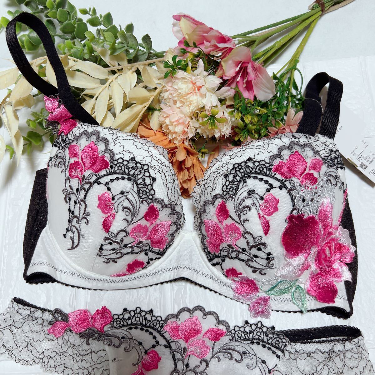 サルート【ラブコメディー】ブラジャー&ソング&ガーターベルト　IV 91 サルート【ラブコメディー】ブラジャー&ソング&ガーターベルト 91 KO