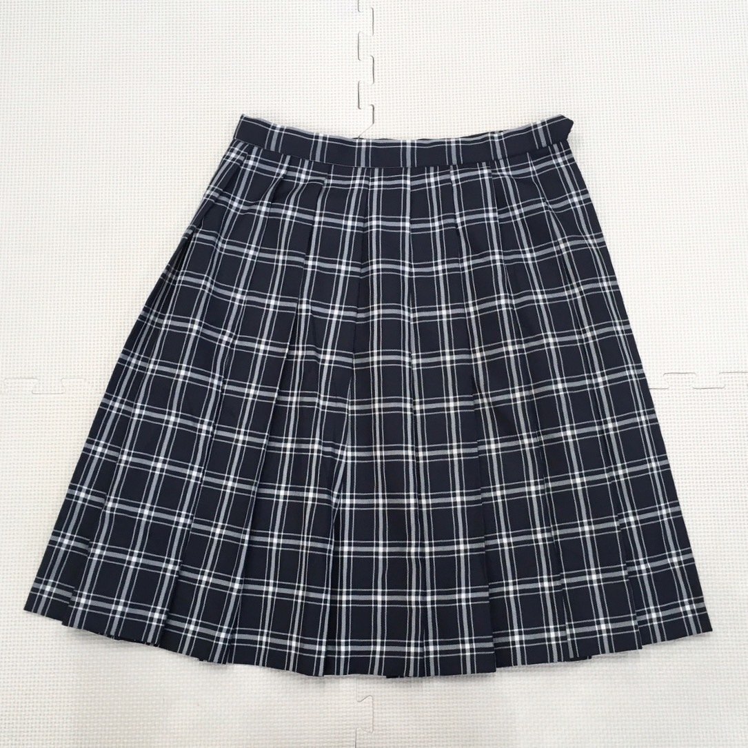 A1135/T931(中古) 校名不明 女子制服1点 /冬スカート:W70丈58/濃紺×白/チェック柄/冬服/冬用/制服/学生服/中学校/高校/女子学生