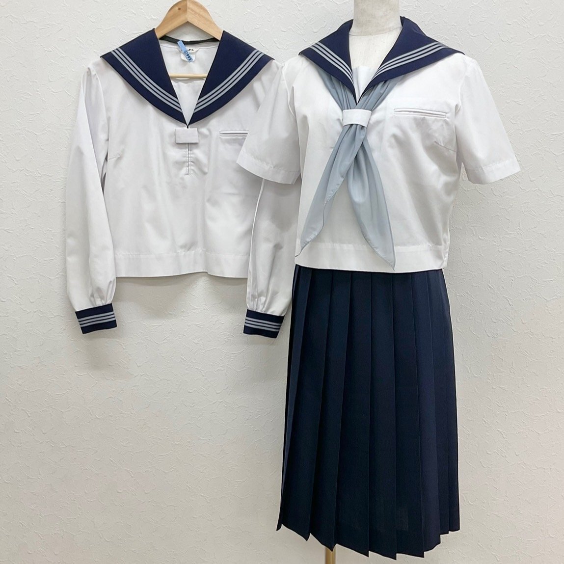 U1267/T400(中古)栃木県 黒磯北中学校 女子制服4点 /校章付