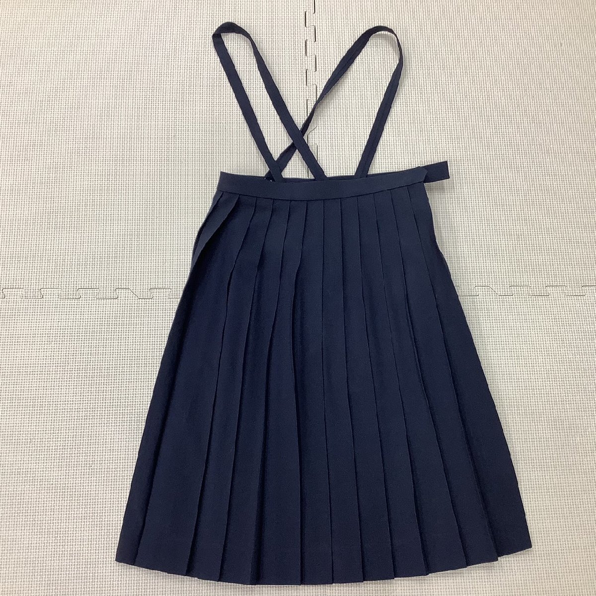 I990/(中古)兵庫方面 女子制服1点 /校名不明/W66/丈62/吊りスカート/車ヒダ24本/HATO SOPHIA/紺/夏服/中学/高校/女子学生/学生服
