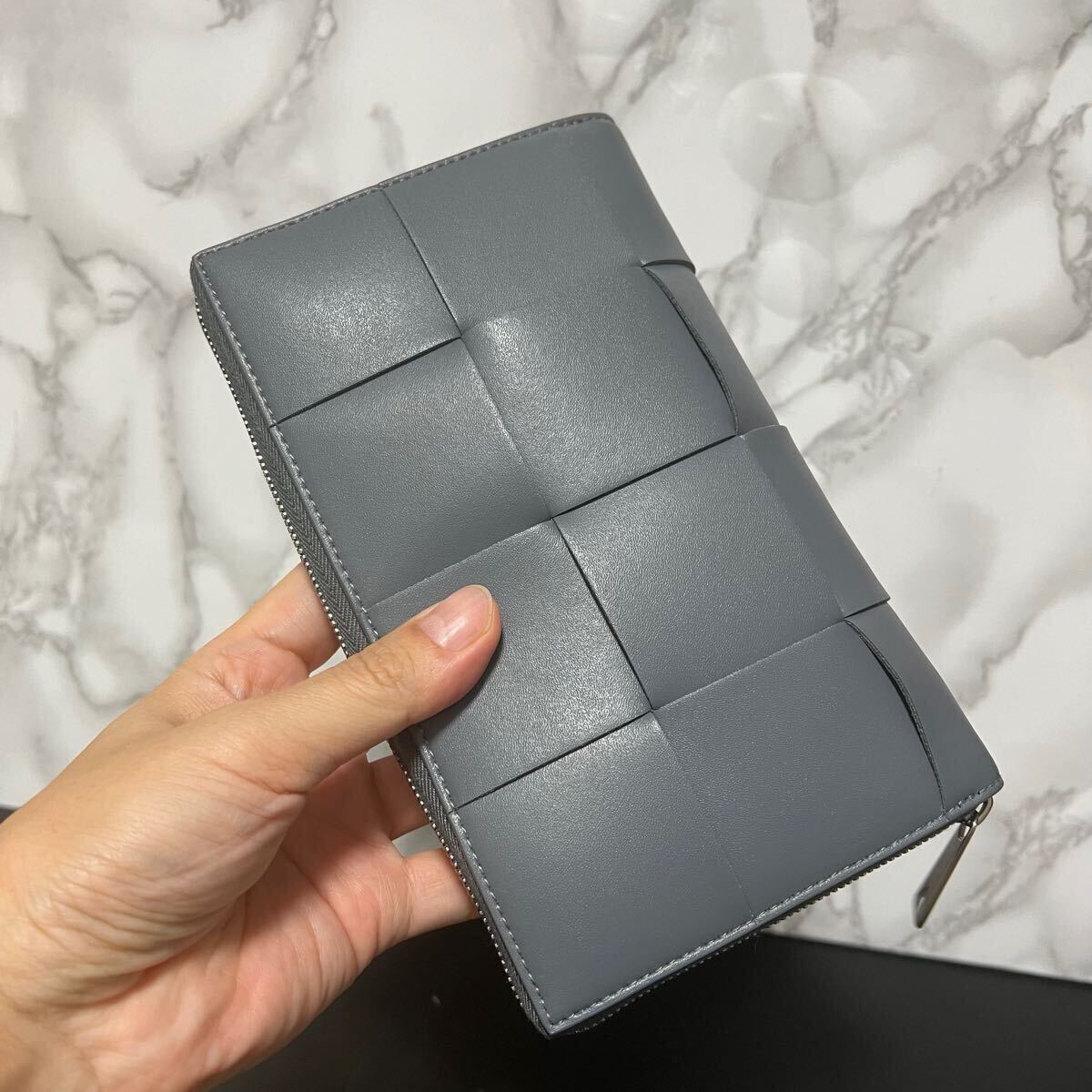 ボッテガヴェネタ bottegaveneta 長財布 未使用 グレー ラウンド ボッテガヴェネタ bottegaveneta 長財布 未使用 グレー ラウンド