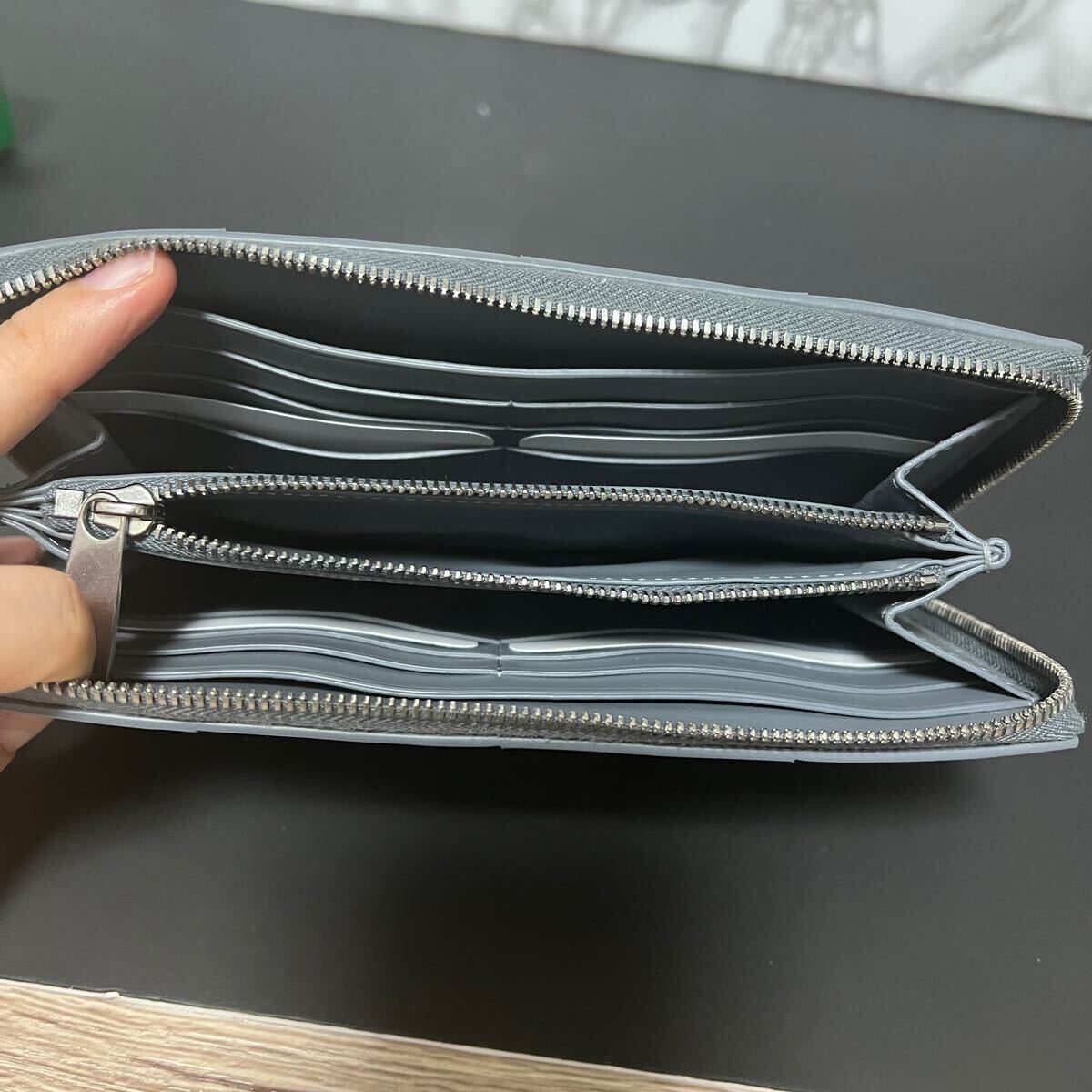 ボッテガヴェネタ bottegaveneta 長財布 未使用 グレー ラウンド ボッテガヴェネタ bottegaveneta 長財布 未使用 グレー ラウンド