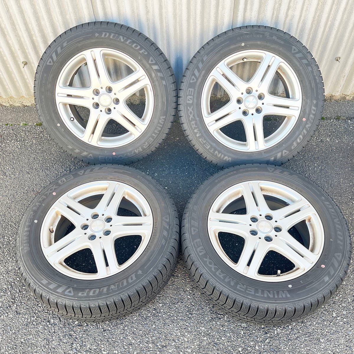 ホイール付きスタッドレス205/60R16 2021年製4本セット - タイヤ ホイール付きスタッドレス205/60R16 2021年製4本セット - タイヤ