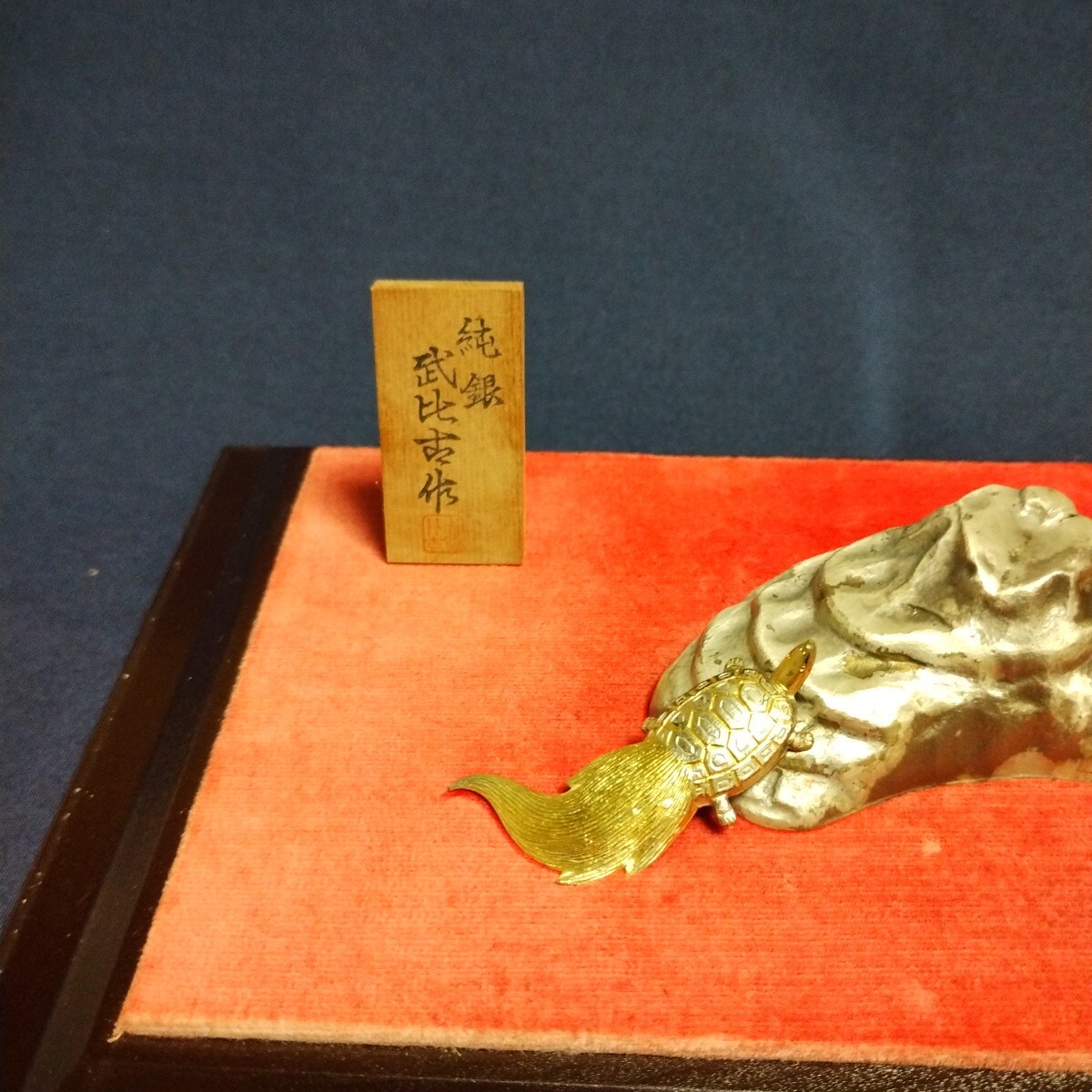 オブジェ、顔の金属彫刻 ゴールド 純金オブジェ 「酉（とり）」 | 高品質 金・プラチナ