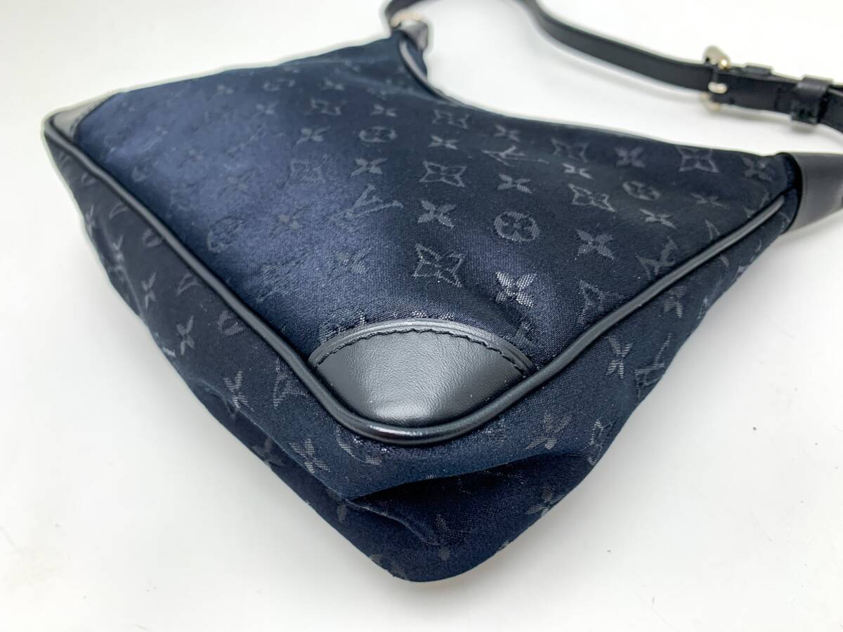 LOUIS VUITTON ルイヴィトン モノグラムサテン 黒 ブラック リトルブローニュ M92142 ハンドバッグ バック 鞄 カバン_画像3