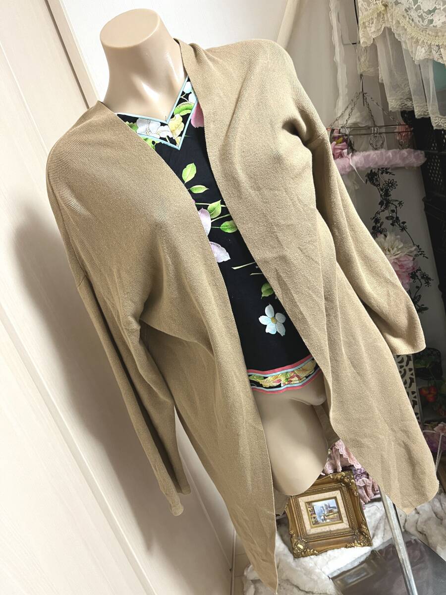 *ベージュのカーディガンのみの出品です。