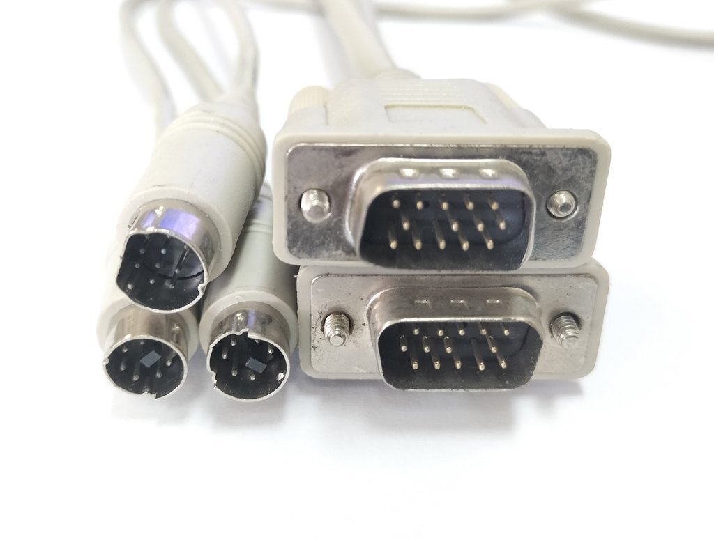 Fujitsu GP5-414 8ポートKVMスイッチ用 PS/2 KVMケーブル 3m_画像2